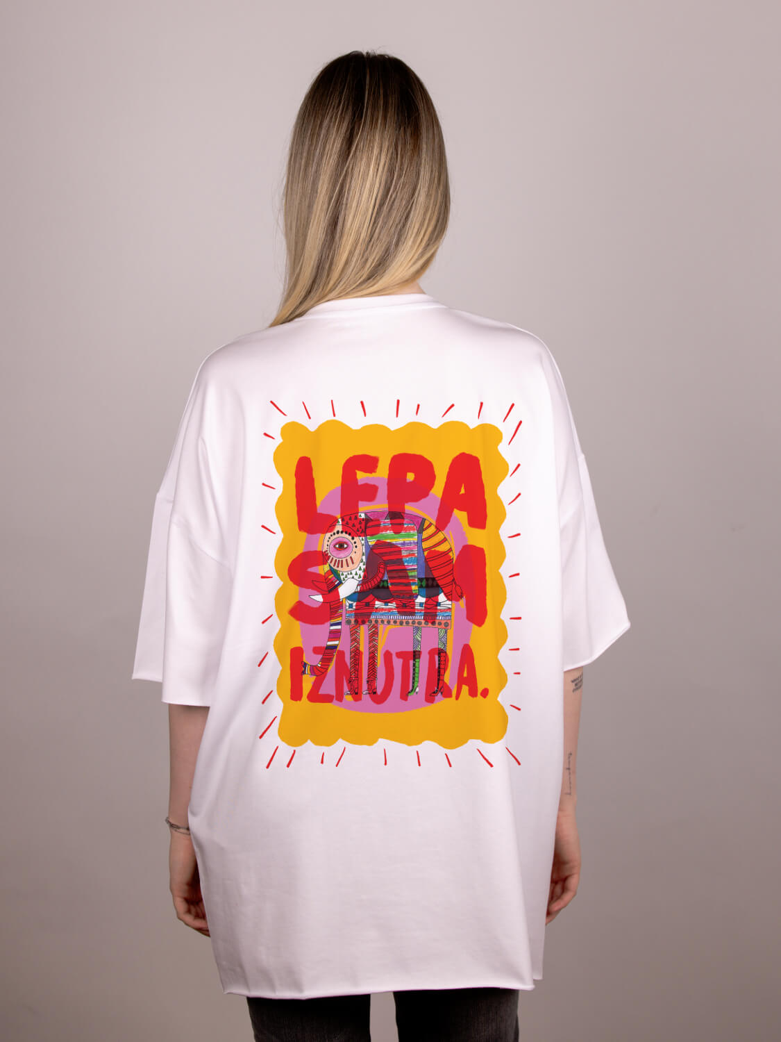 Lepa sam iznutra – Ženska oversize majica