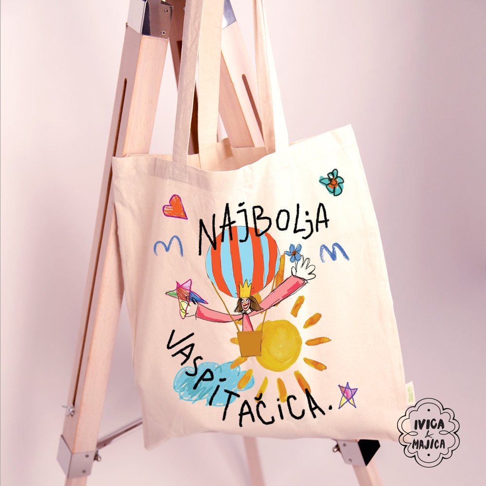 Vaspitačica | Family & Matching Collection | Dodaci: Ceger, Šolja & Bedž